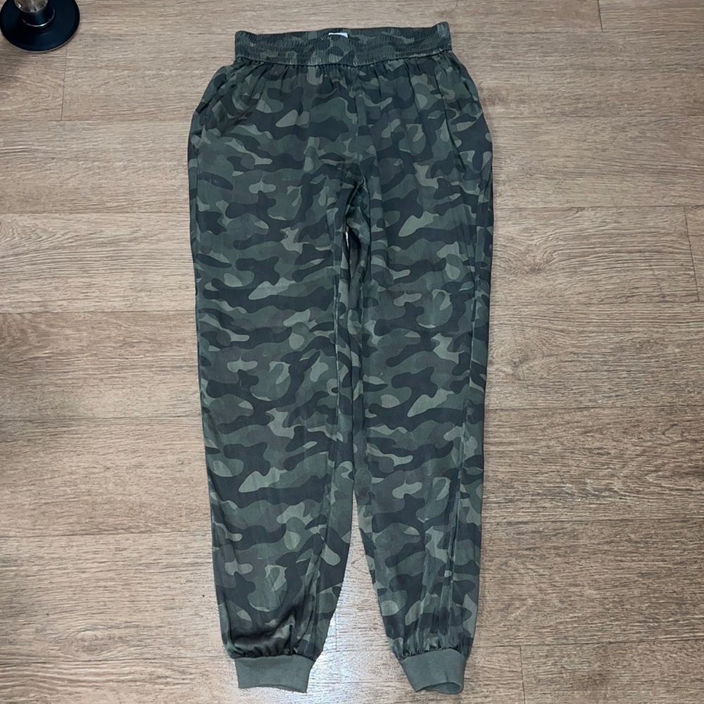 Cami NYC green camo silk joggers